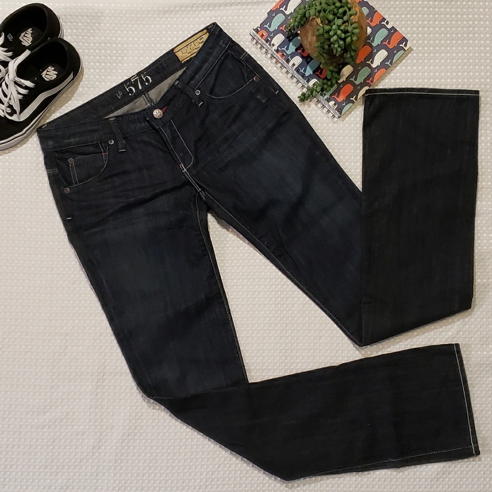 575 Dark Blue Jeans